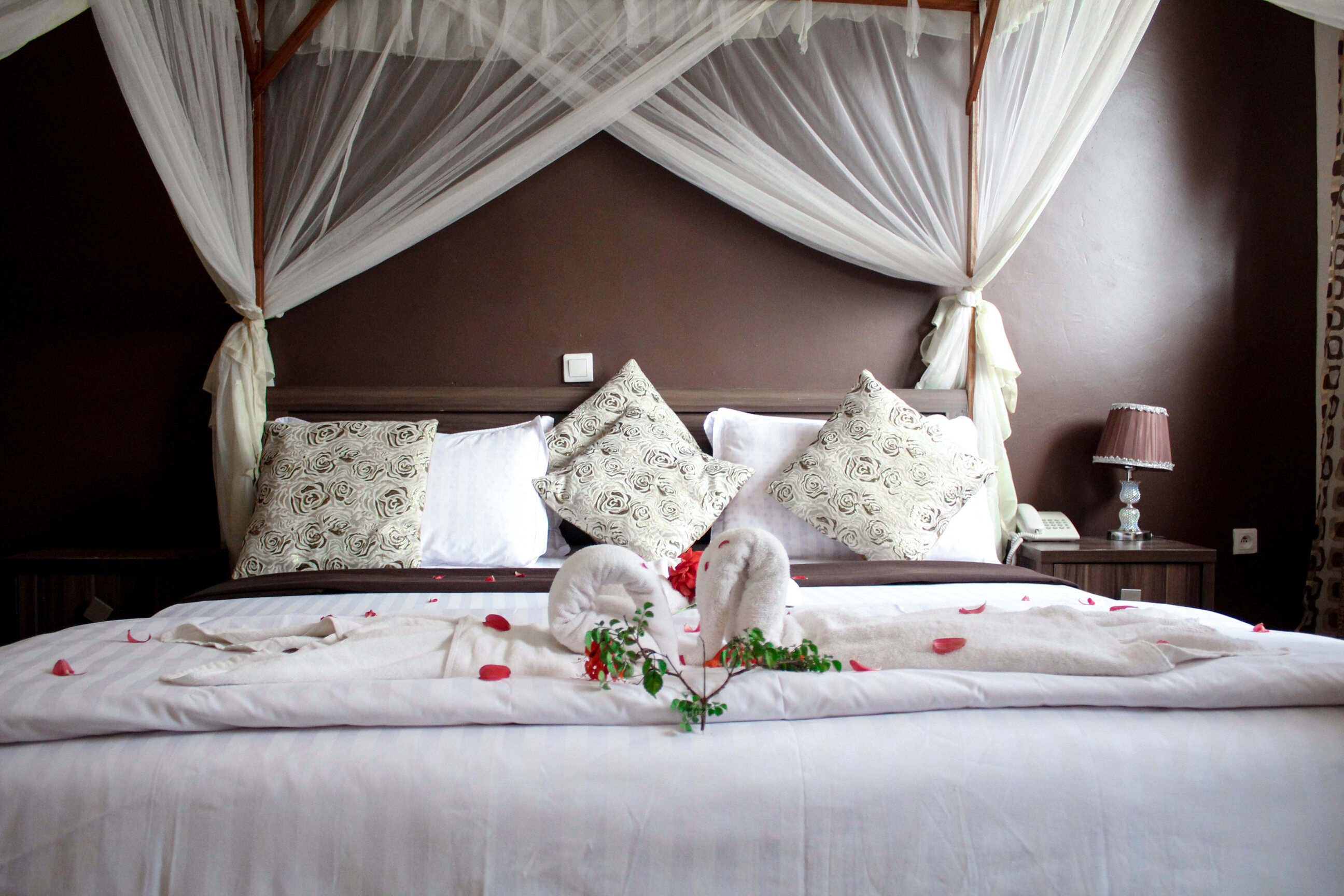 https://tropitel-gitega.com/storage/1684919405_standard_room_15_700.jpg